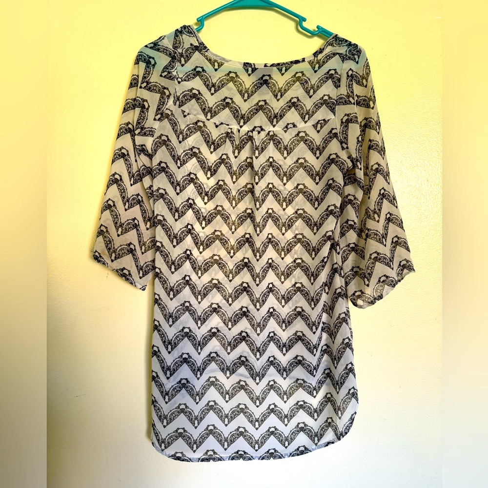 Blouse - Picture 2 of 3